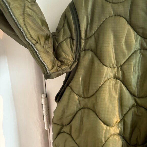 US Military M-65 Field Jacket Liner | Medium - Picture 3 of 4